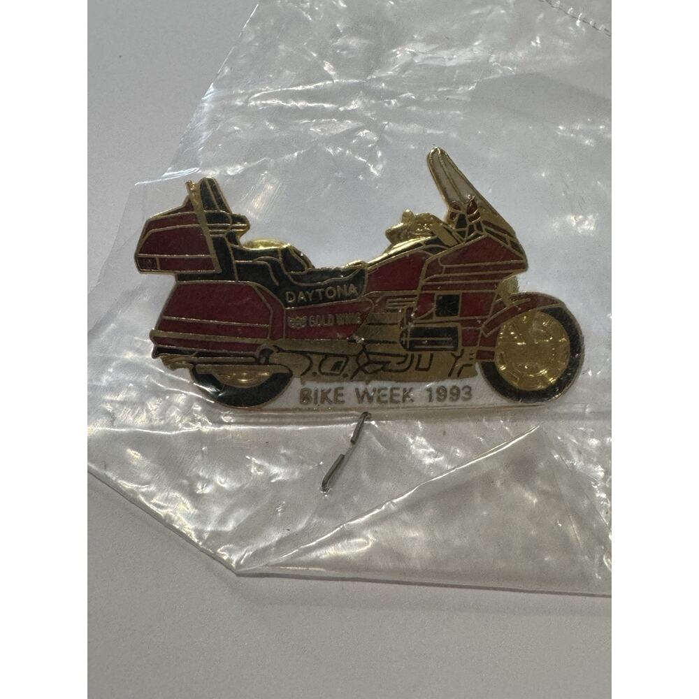 Daytona Bike Week 1993 Gold Wing Lapel Hat Pin Pinback ~ Motorcycle‎ Vtg Honda - Picture 2 of 5